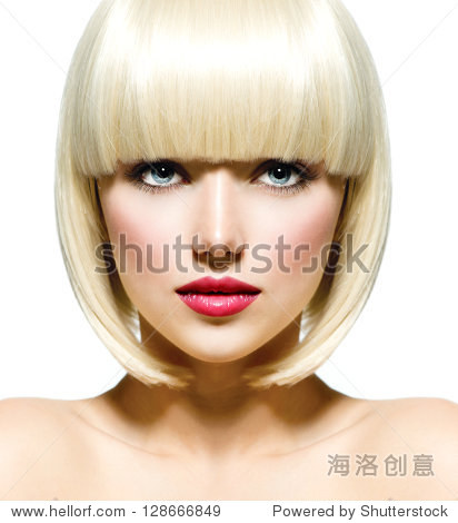 时装时尚美容女孩有女生的短头发。美丽的画像白色三角区.图片