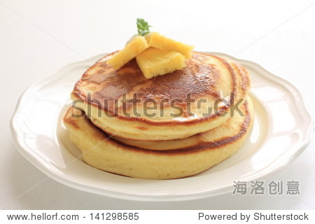 gourmet food pan cake and chocolate chips ice cream with