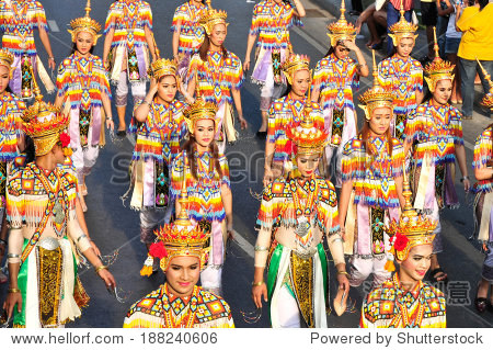 在泰国曼谷,THAILAND-APRIL 19身份不明的舞