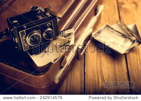 旧相机和老照片。复古风格的修饰 - 符号\/标志