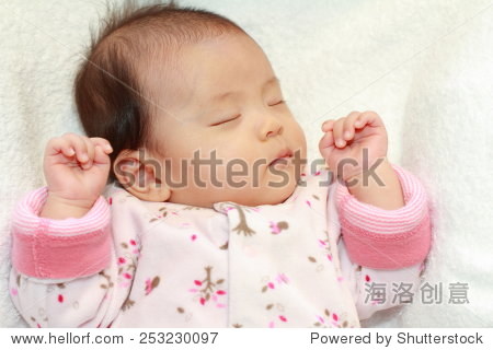 sleeping japanese baby girl (0 year old)
