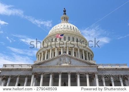 华盛顿特区美国地标。国家与美国国旗国会大厦