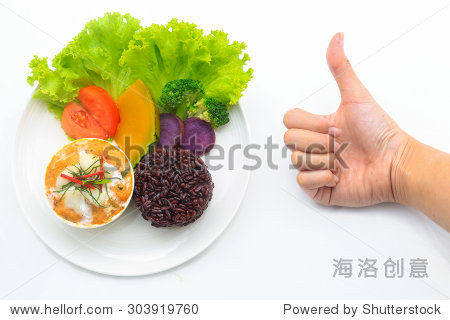 303919760.jpg