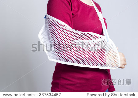 woman with broken arm: isolated background