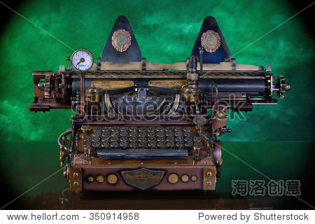 蒸汽朋克风格未来的打字机。键盘与前苏联时代
