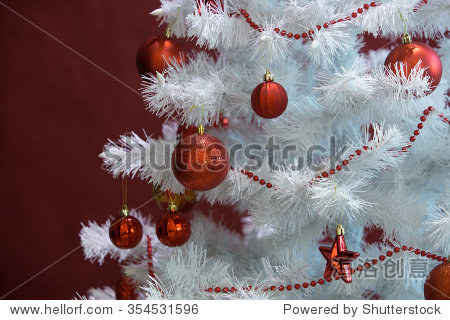 white christmas tree with red balls