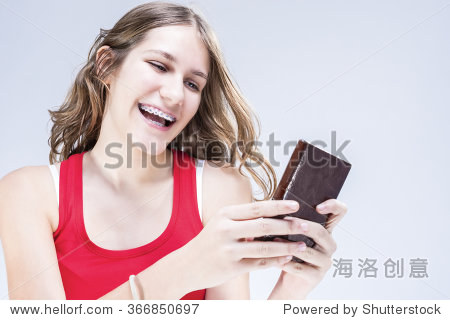 366850697.jpg