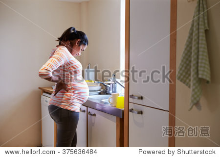 孕妇腰疼洗碗在厨房水槽 - 人物,室内 - 站酷海洛