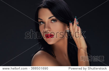 388501690.jpg