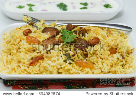 关闭美食的北印度菜Hydrabadi鸡biriyani,大战b版美味蔬菜老鼠桌面图片