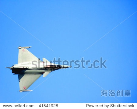 法国阵风战斗机是一种双引擎三角翼的高度敏