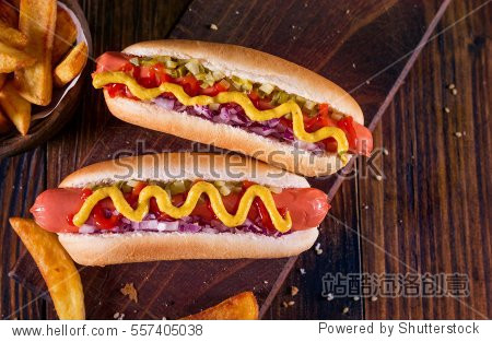 Hot Dog With Yellow Mustard, Onion, Pickles and French Fries-站酷海洛正版图片, 视频, 音乐素材交易平台 - Shutterstock中国独家合作伙伴 - 站酷旗下品牌