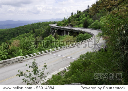 part of the blue ridge parkway near grandfather mountain north