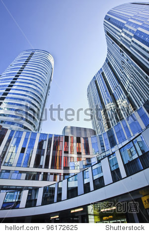 0月3日:新摩天大楼站在北京Saniltun SOHO区,