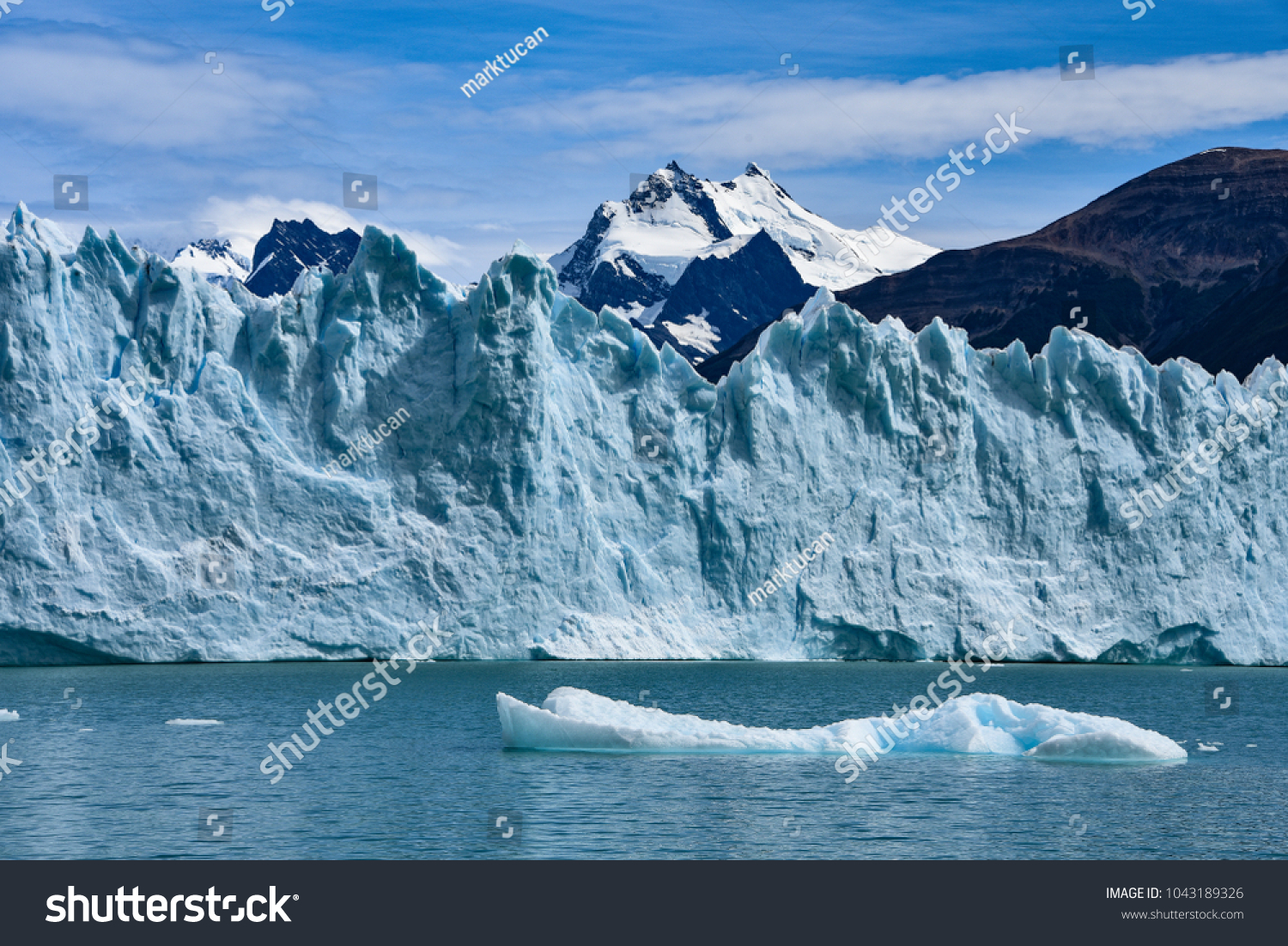 Perito Moreno glacier and Andes mountains  Parque Nacional Los Glaciares  UNESCO World Heritage Site  El Calafate  Argentina