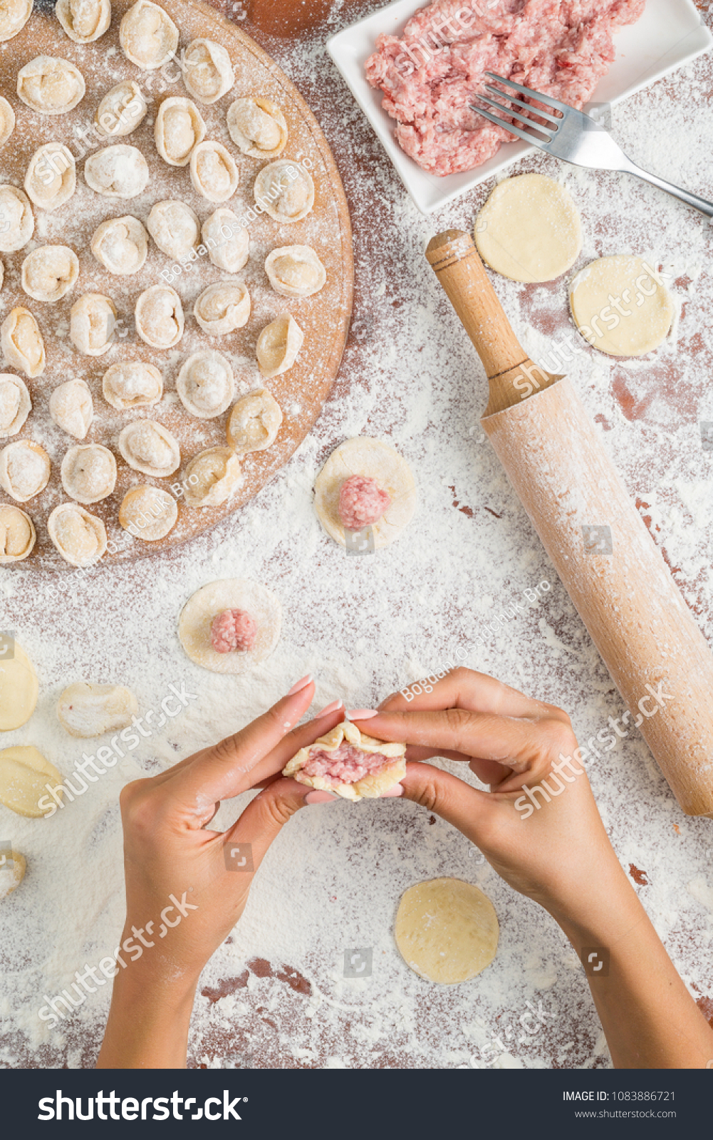 to make dumplings with minced meat