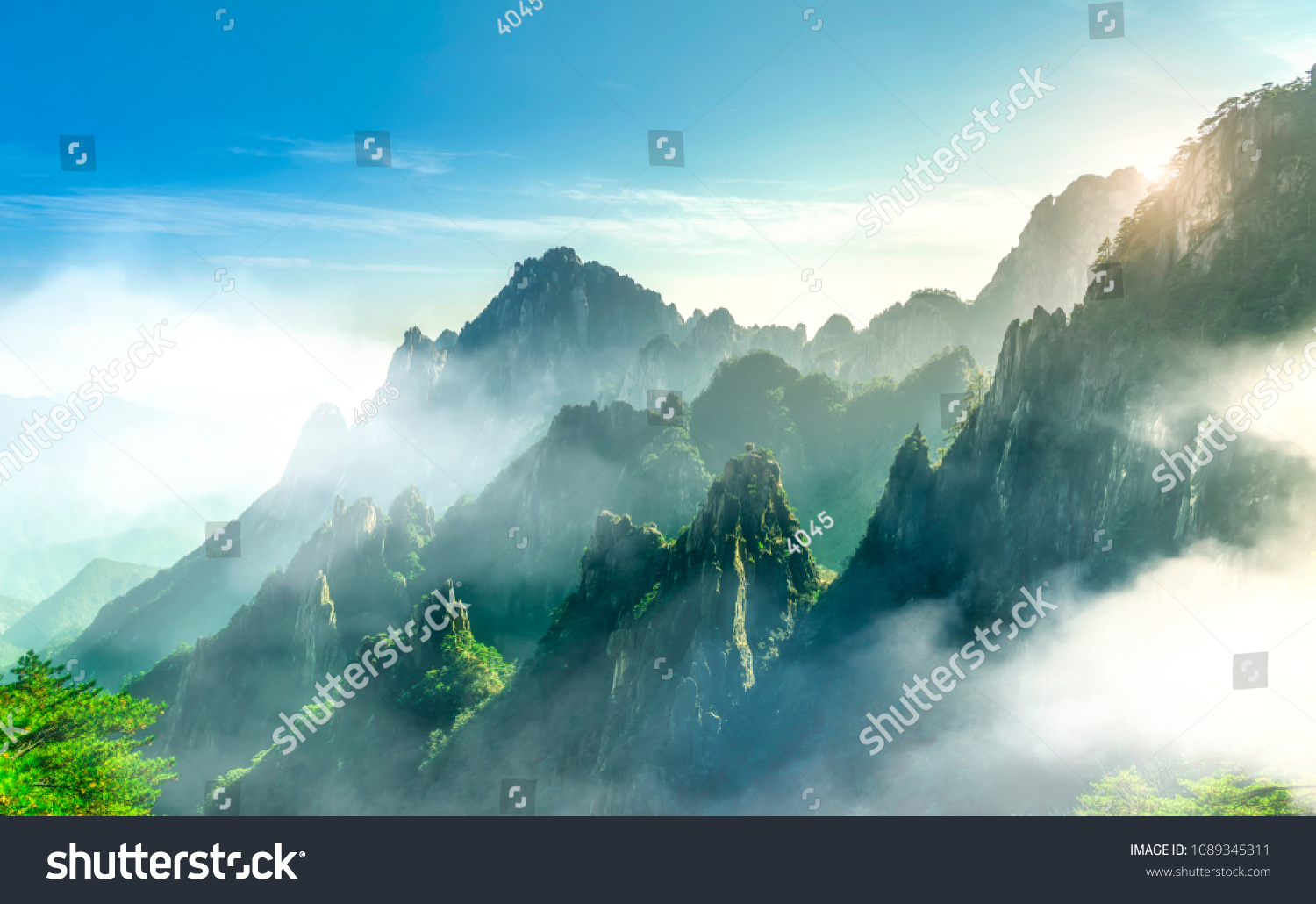 The beautiful natural scenery of Mount Huangshan