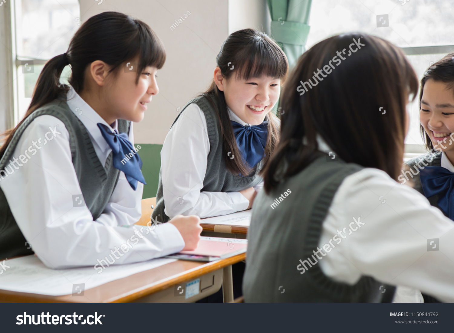 Japanese female students to discuss
