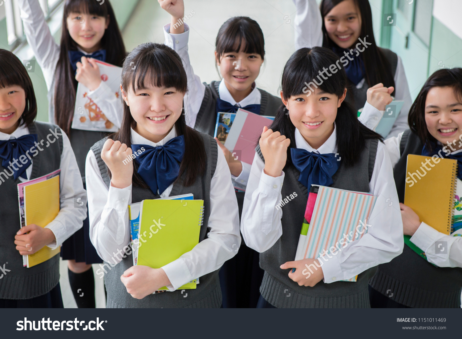Japanese students who stand in the corridor