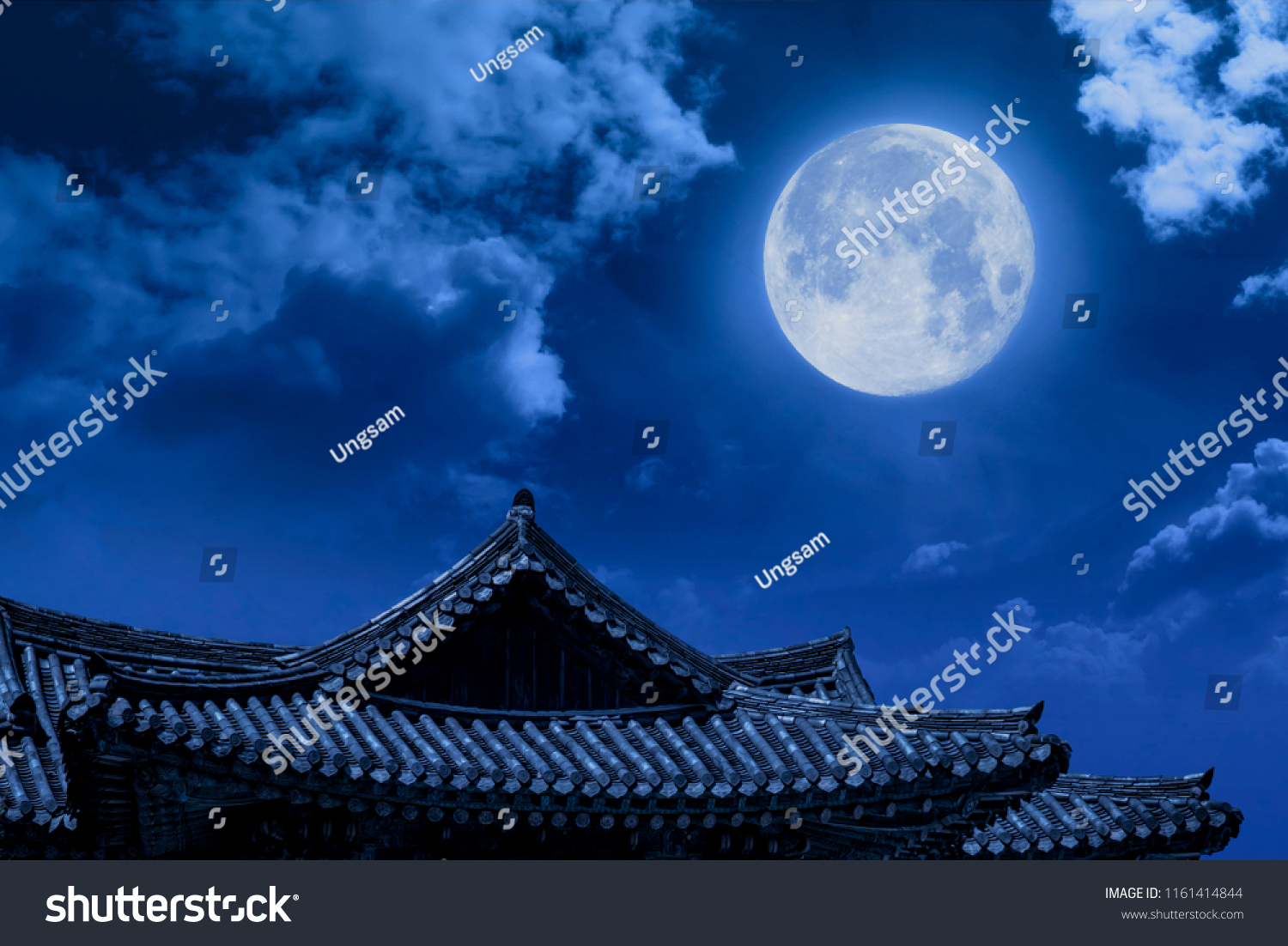 A full moon can be seen in Chuseok  Korea's Thanksgiving Day.