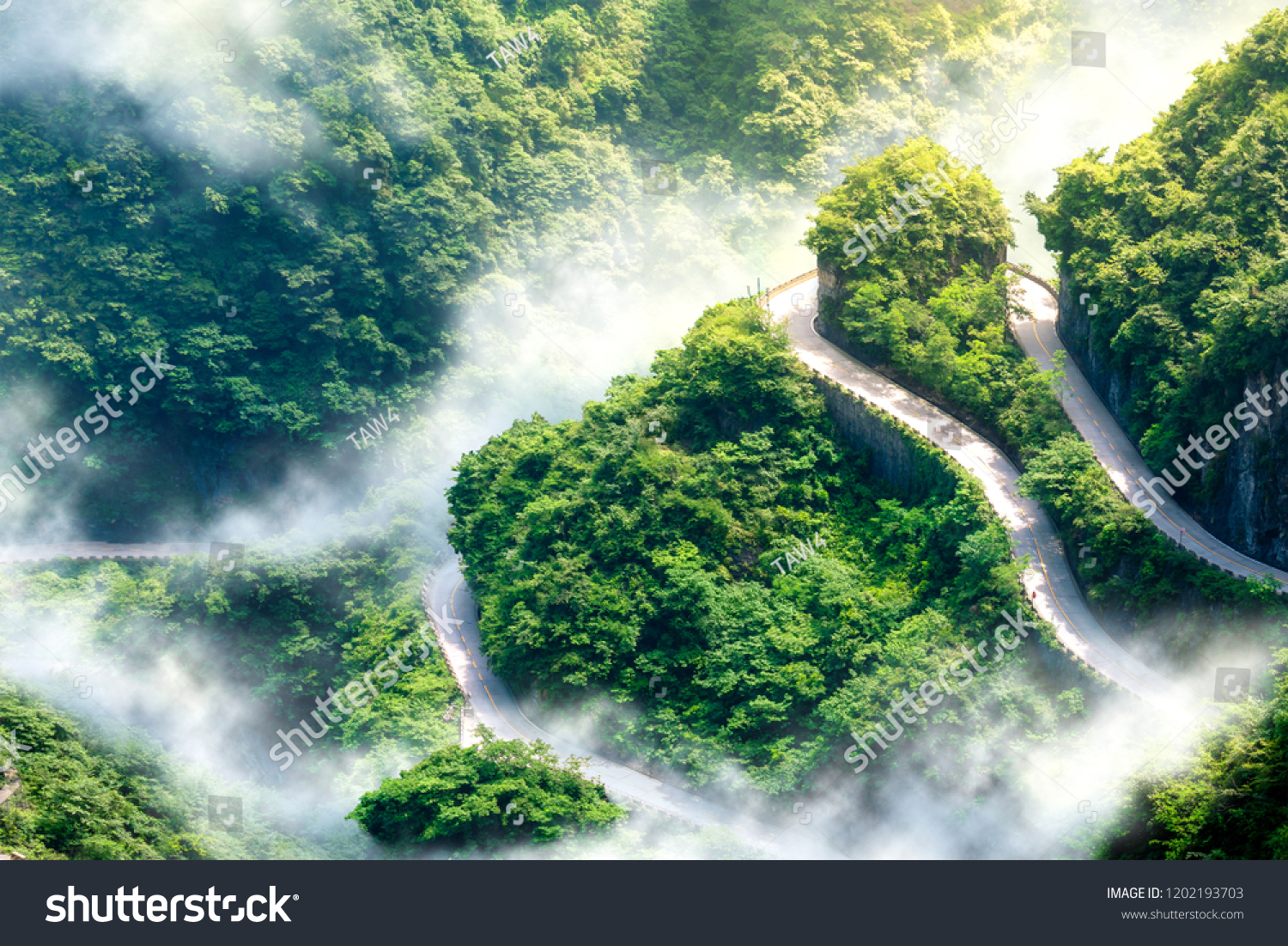 Tongtian Road to Tianmen Mountain  99 dangerous curve  Zhangjiajie national forest park.