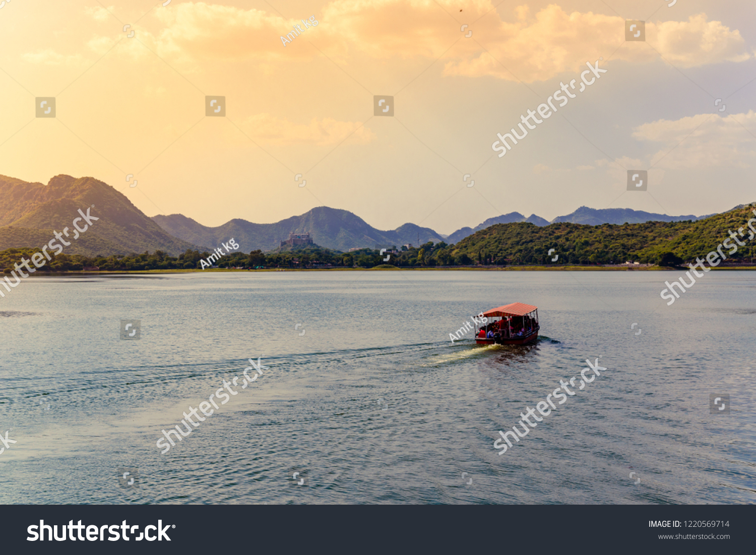 Mesmerizing view of Fateh Sagar Lake situated in the city of Udaipur Rajasthan India. It is an artificial lake popular for boating among tourist who visits City of lakes to enjoy vacations.