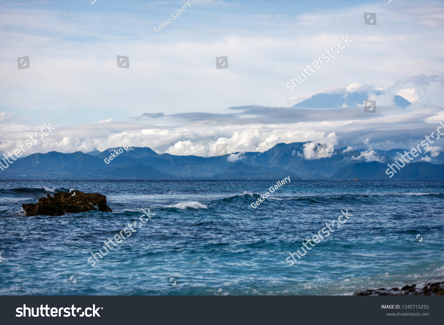 View of Gunung Agung volcano on Bali from Mushroom Bay  Nusa Lembongan  Indonesia