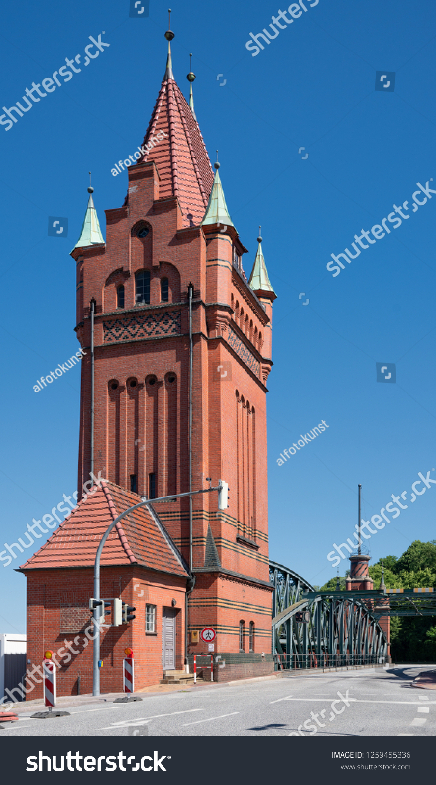 historicbuildingofthehanseaticcityoflübeckgermanyeurope