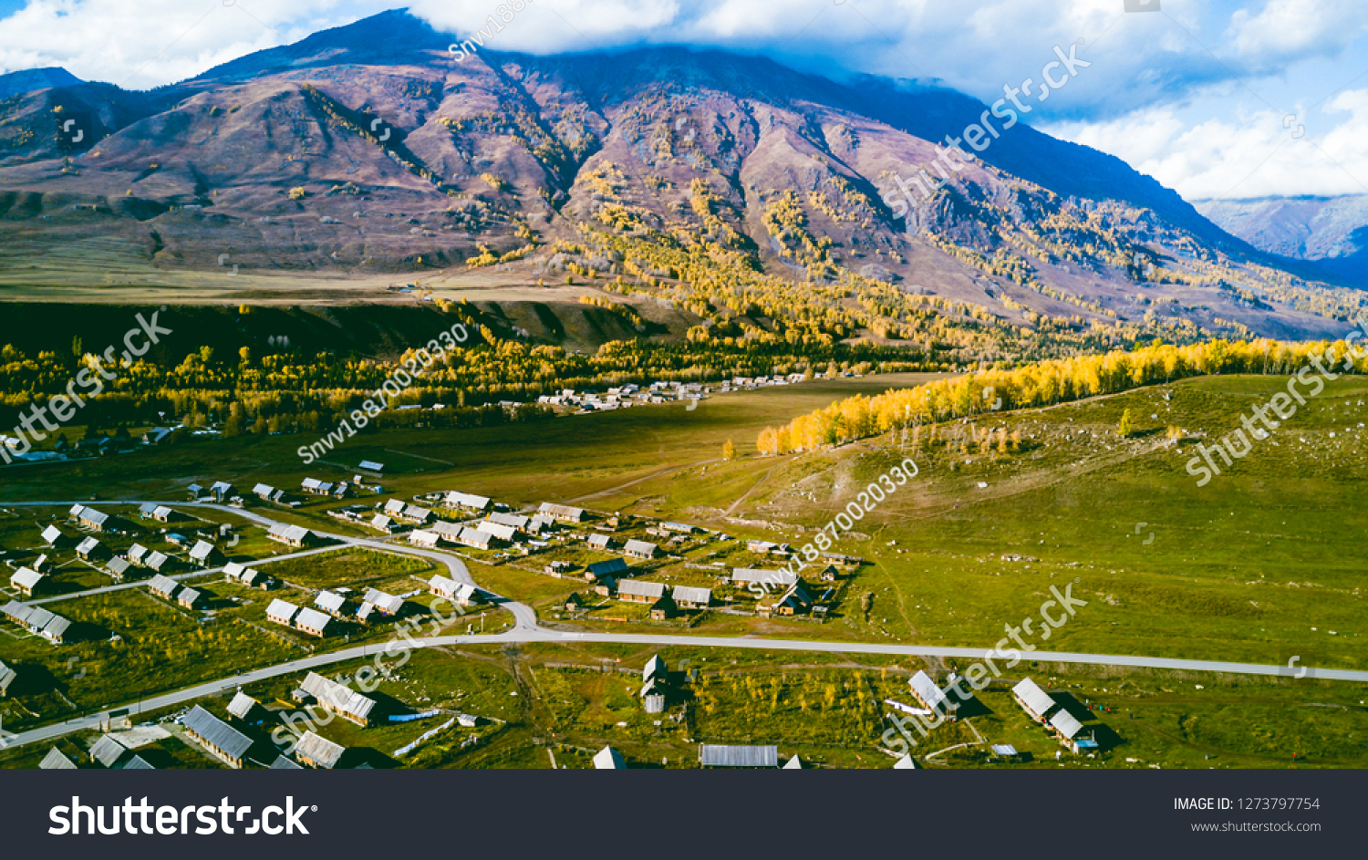 China's Xinjiang Hemu Village scenery
