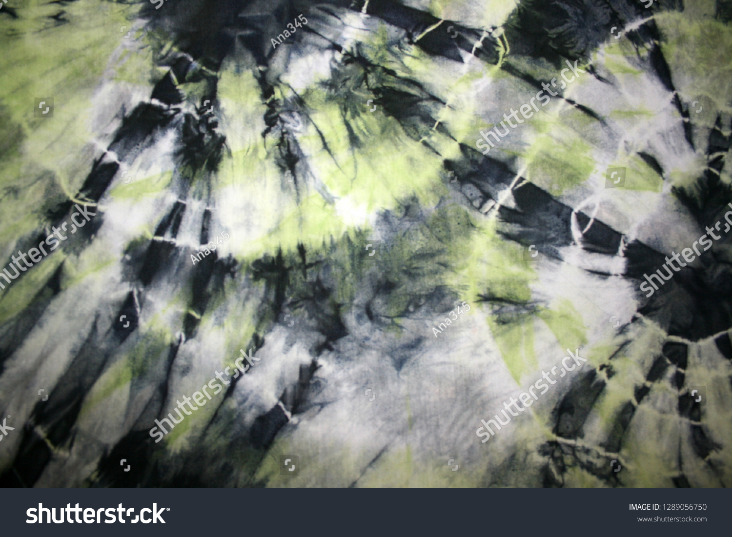 tie-dye pattern on the fabric