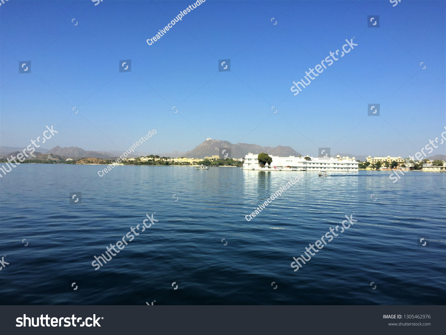lake pichola Udaipur Rajasthan India