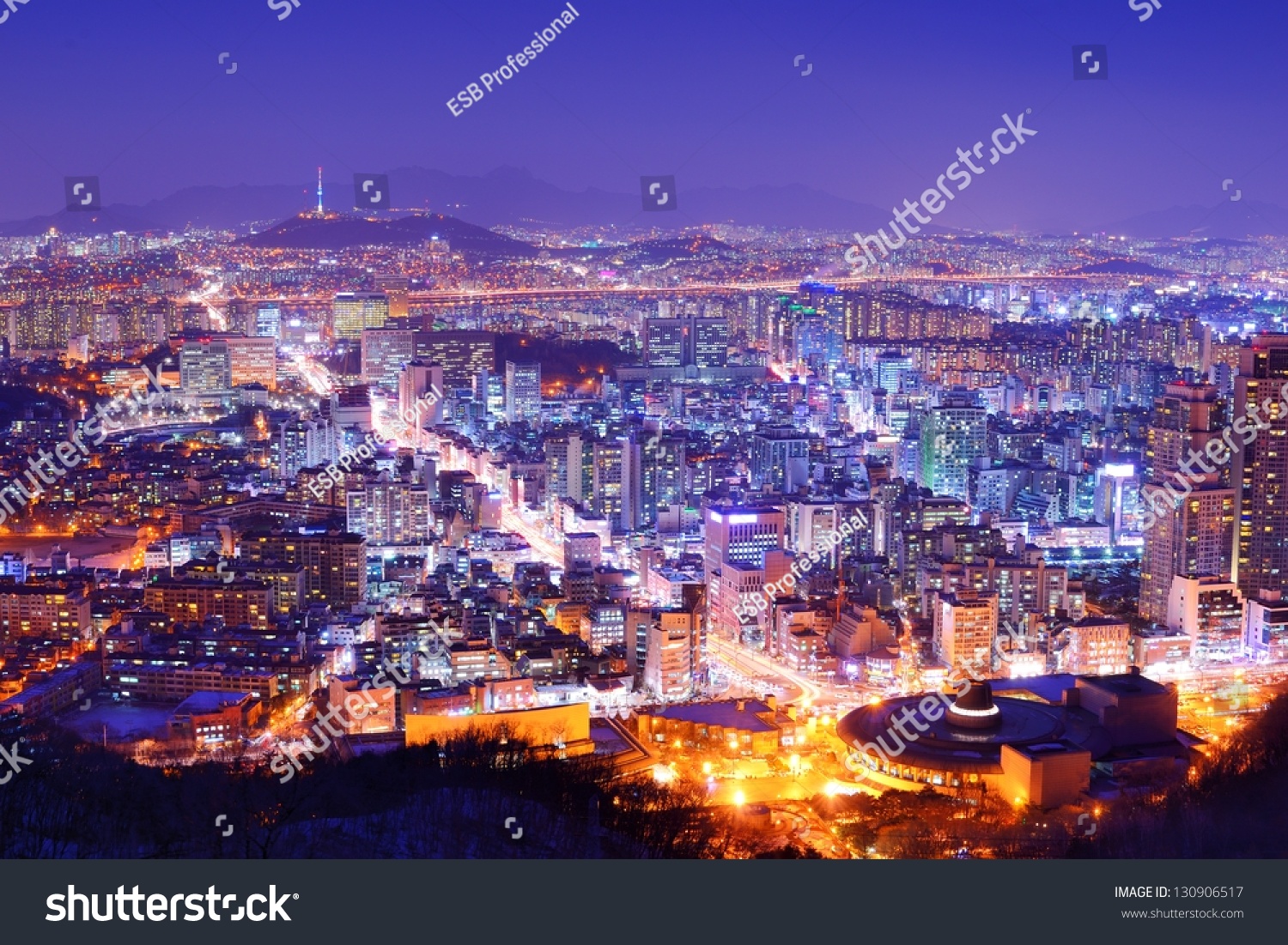 Downtown cityscape of Seoul  South Korea
