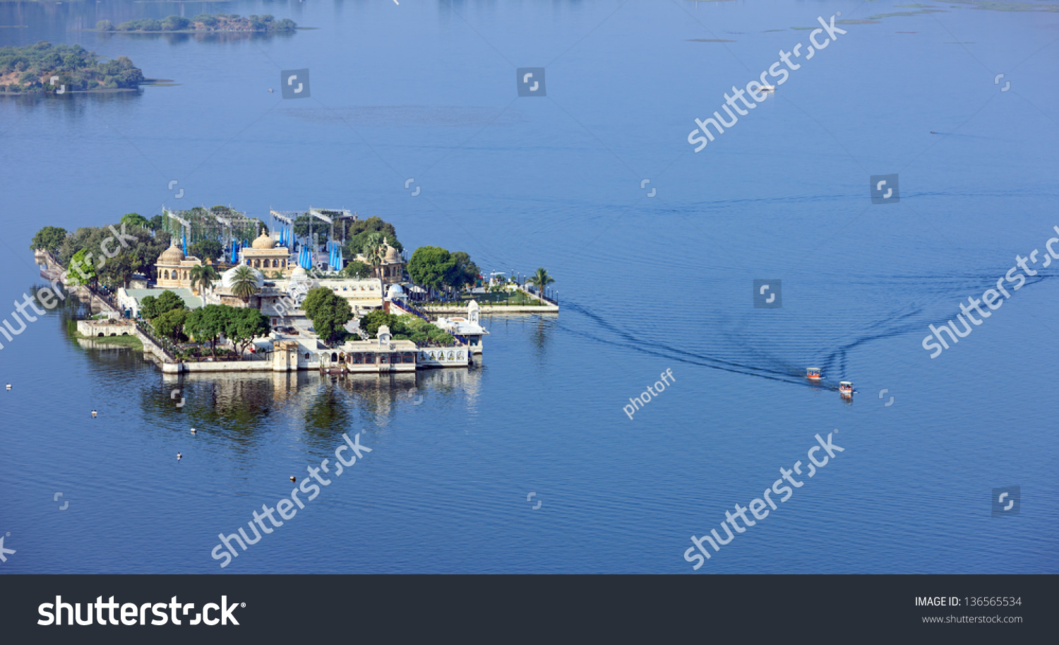 Jag Mandir Palace  Lake Pichola  Udaipur  Rajasthan  India  Asia