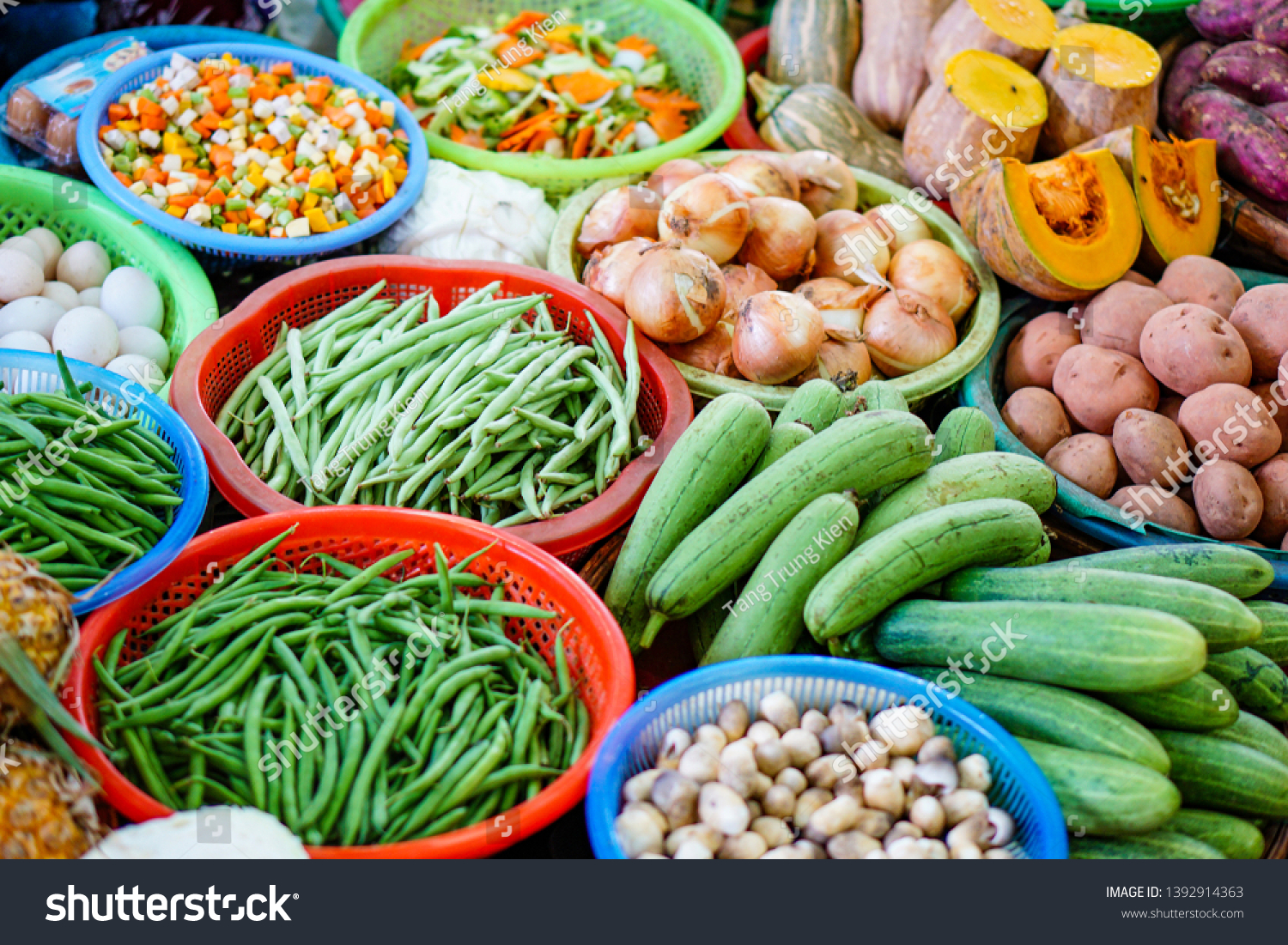 spicesandvegetablesatconmarketdanangvietnam