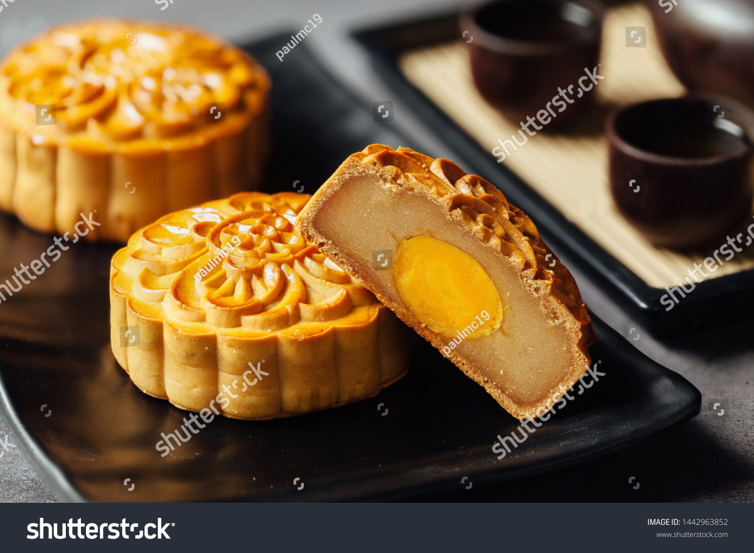 Mid Autumn Moon Cake and decoration