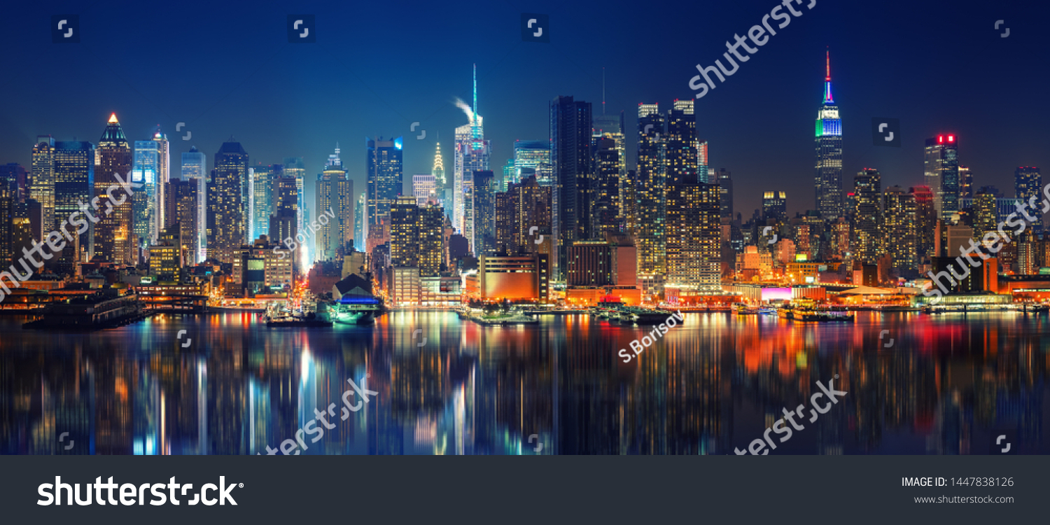 Panoramic view on Manhattan at night  New York  USA