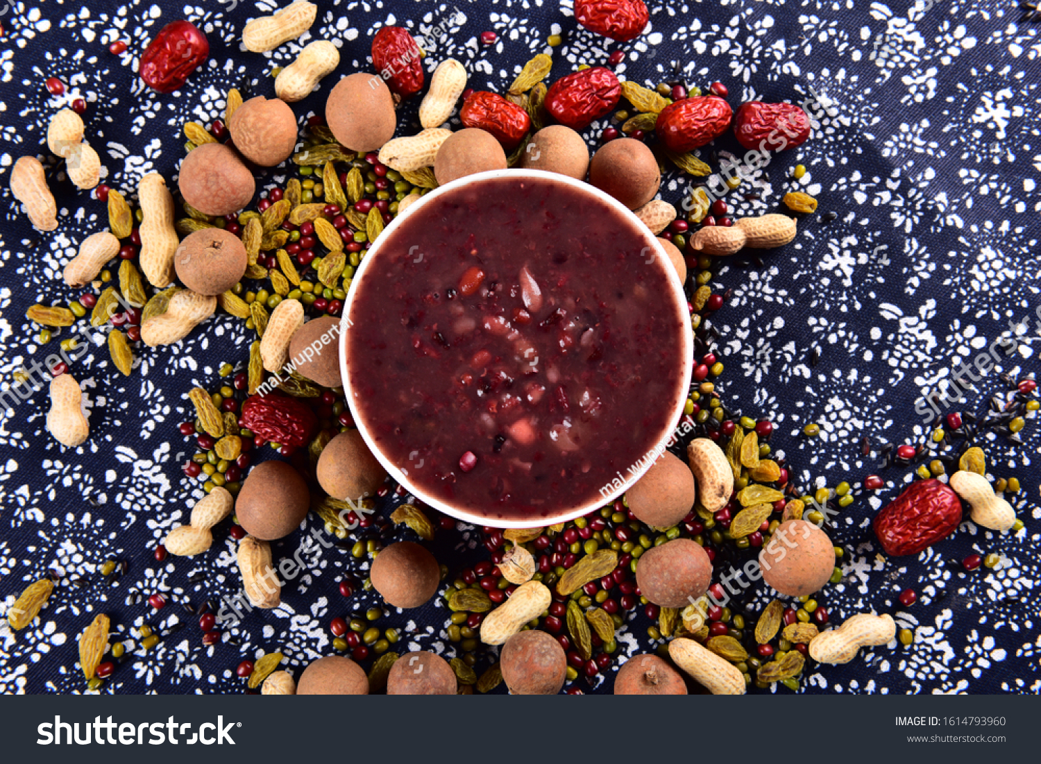 Laba Festival Drinking Eight Treasure Porridge