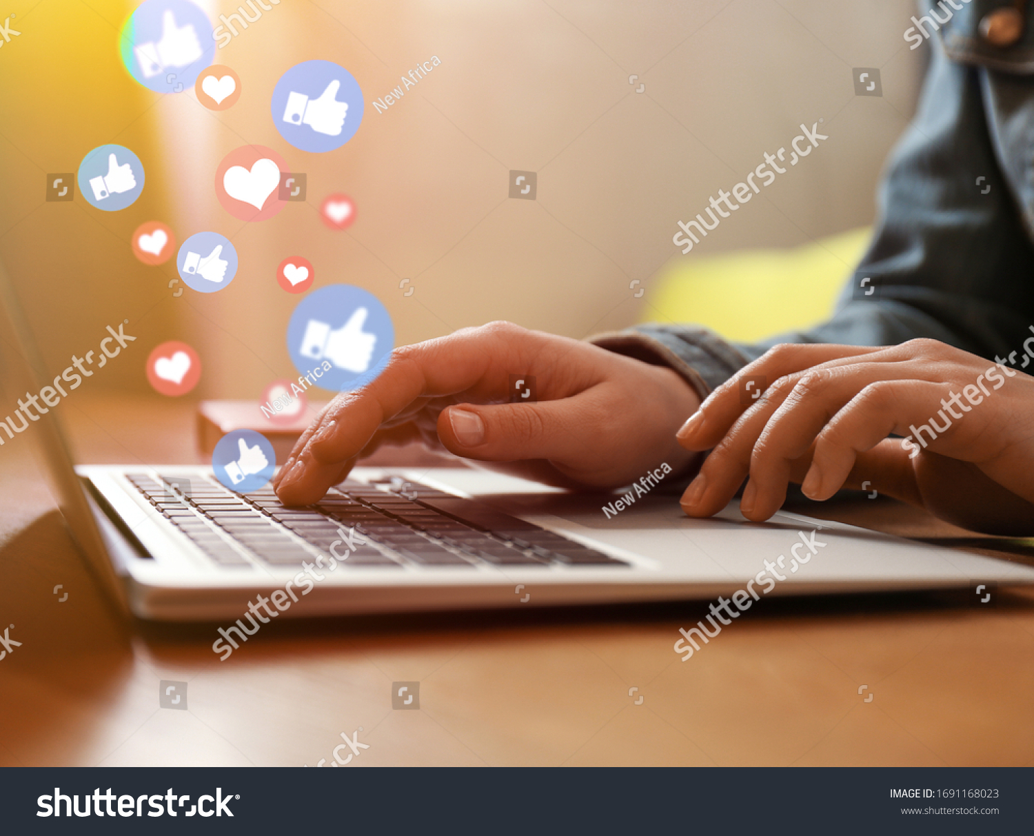 Blogger working with laptop in cafe  closeup