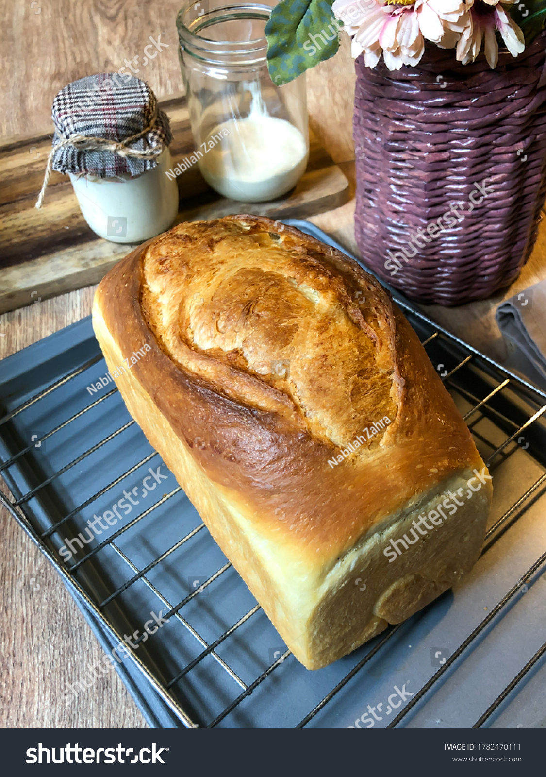 white sandwich bread with natural yeast