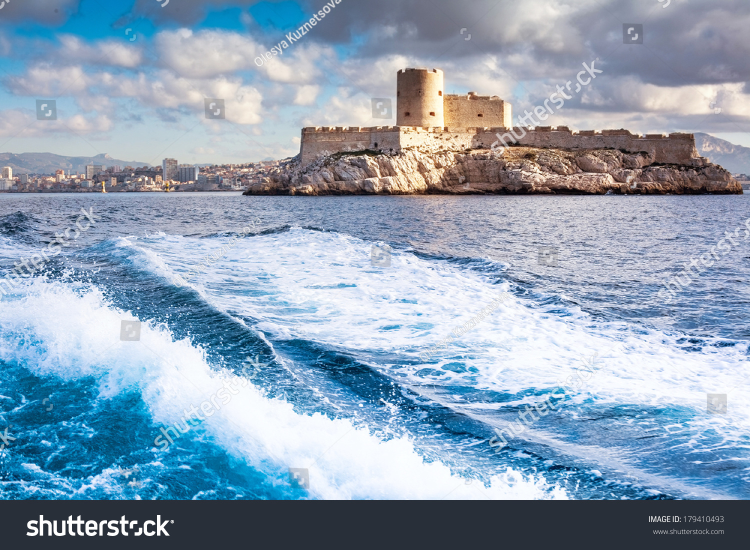 Chateau d'If  Marseille  France  colorful seascape 