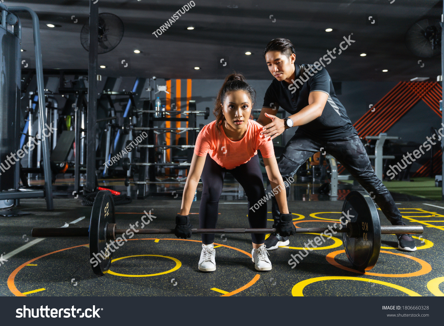 Personal trainer teaches about exercise deadlift posture
