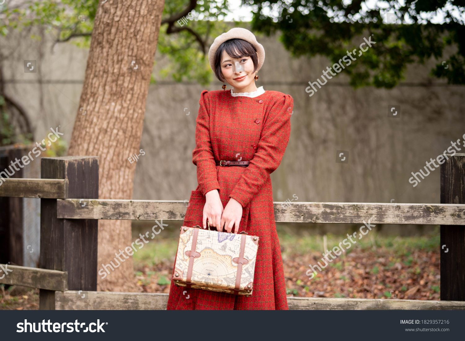 
Beautiful Japanese woman in her twenties
