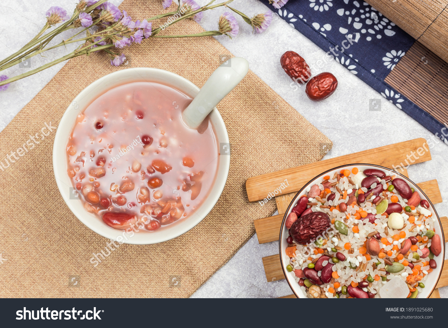 On Laba Festival  people have the tradition of making Laba porridge