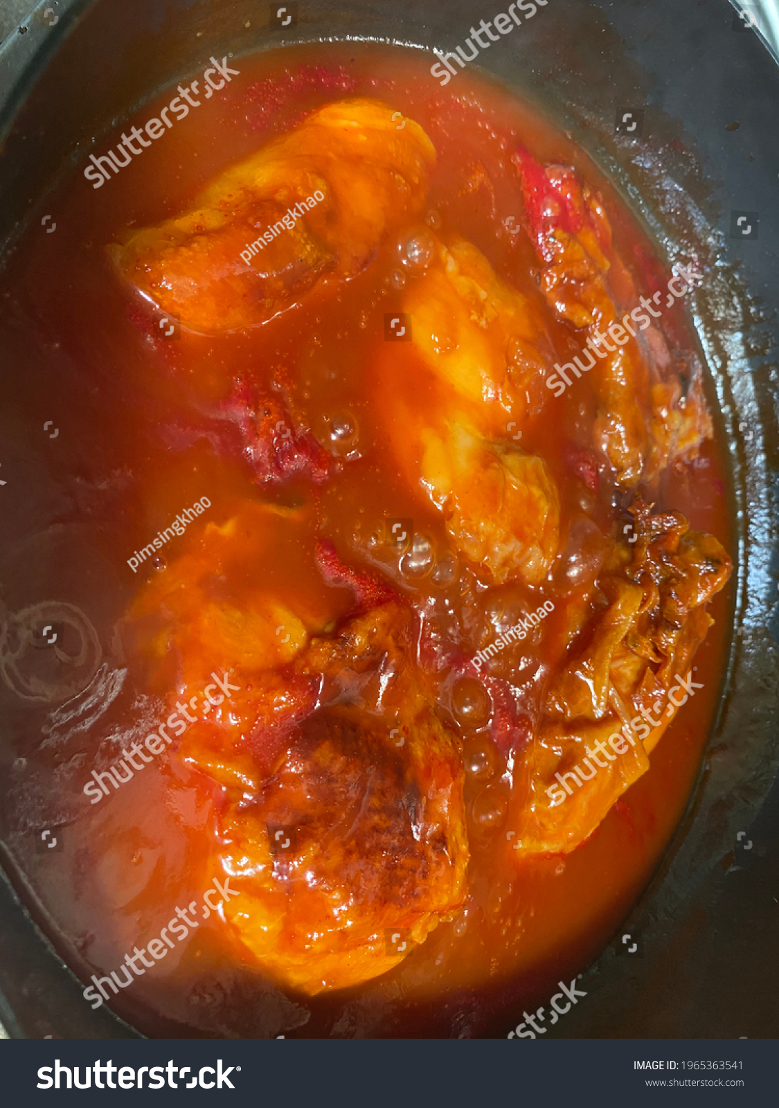 friedchickeninboiledtomatosauce