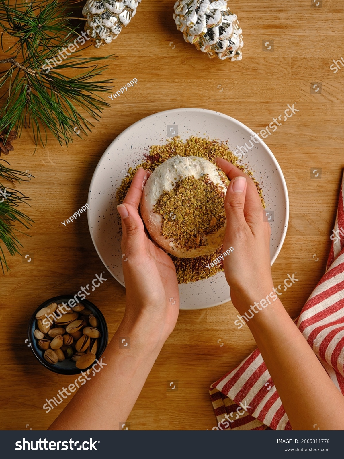 boiledporkcheesecheeseball