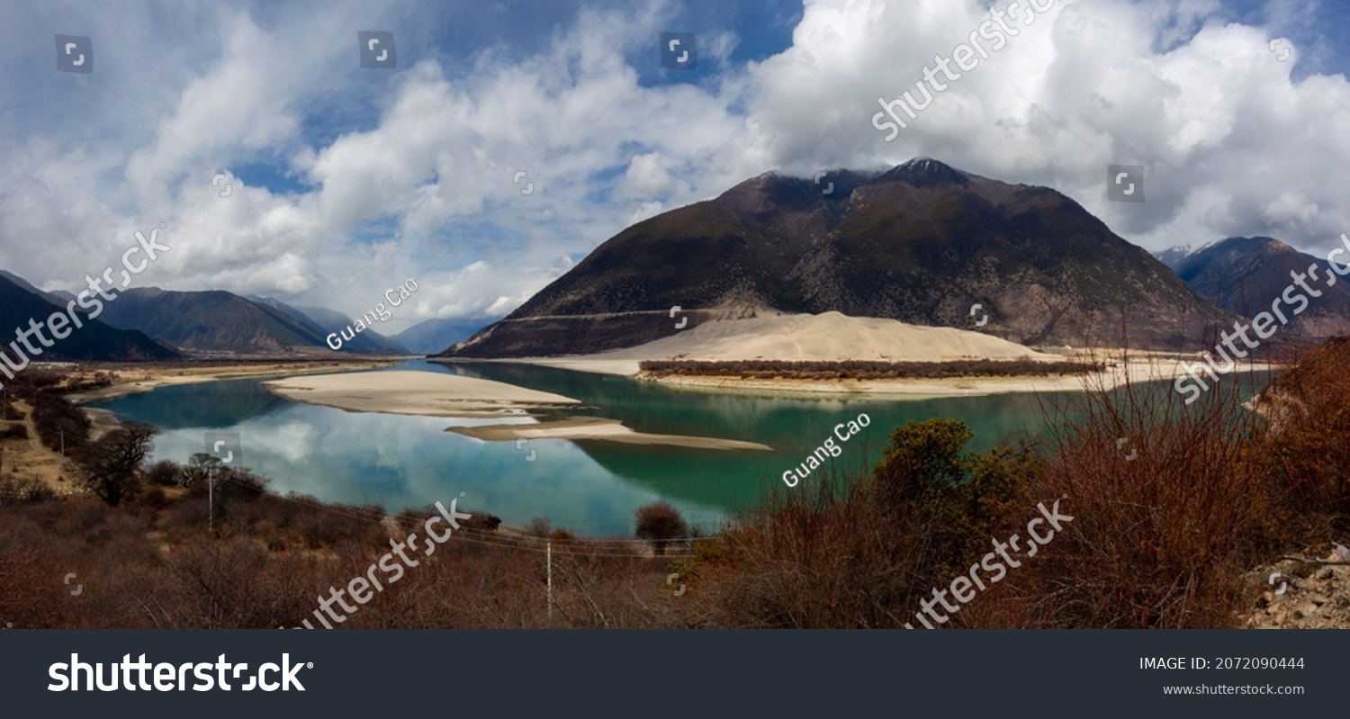 Yarlung Zangbo River  Tibet  China