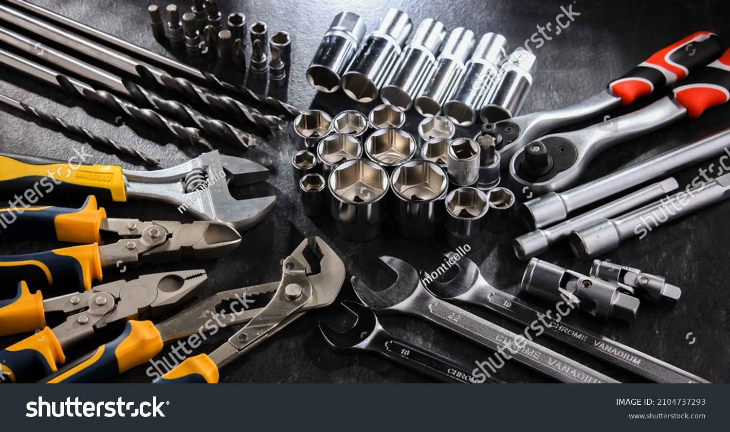 Composition with a variety of metal tools._站酷海洛_正版图片_视频_字体_音乐素材交易平台_站酷旗下品牌