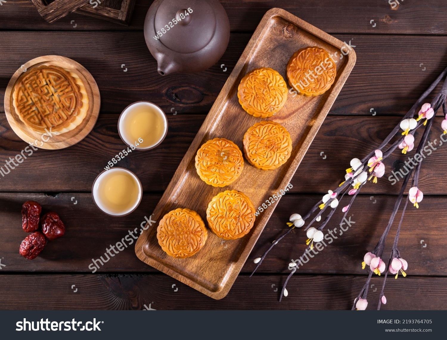 The traditional Chinese festival Mid-Autumn Festival food moon cake
