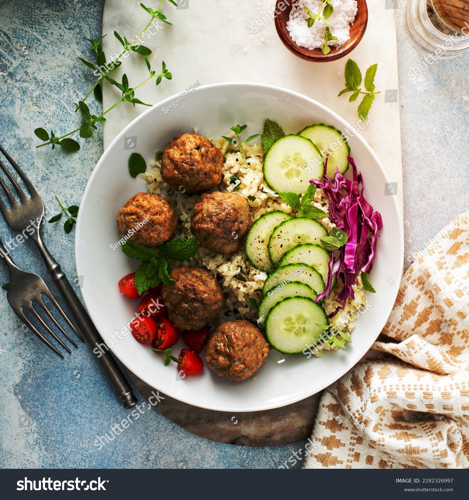 healthy lunch bowl with meatballs