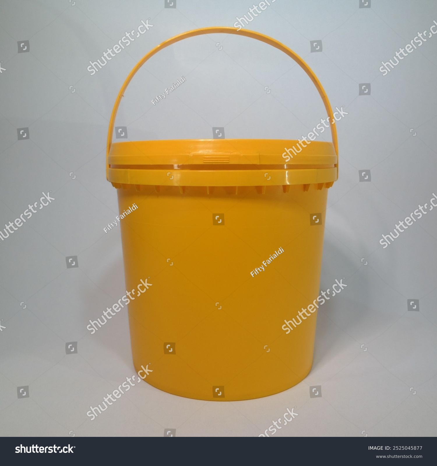 clean new yellow plastic bucket pail container 4 liter5 kg view